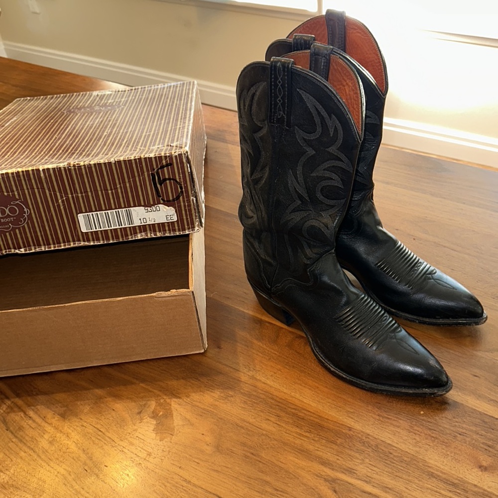 The El Dorado Woman Black Cowboy Boots